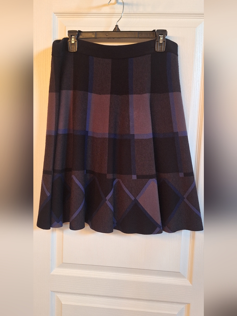 Plaid A-Line Knit Skirt in Black,grey and blue.